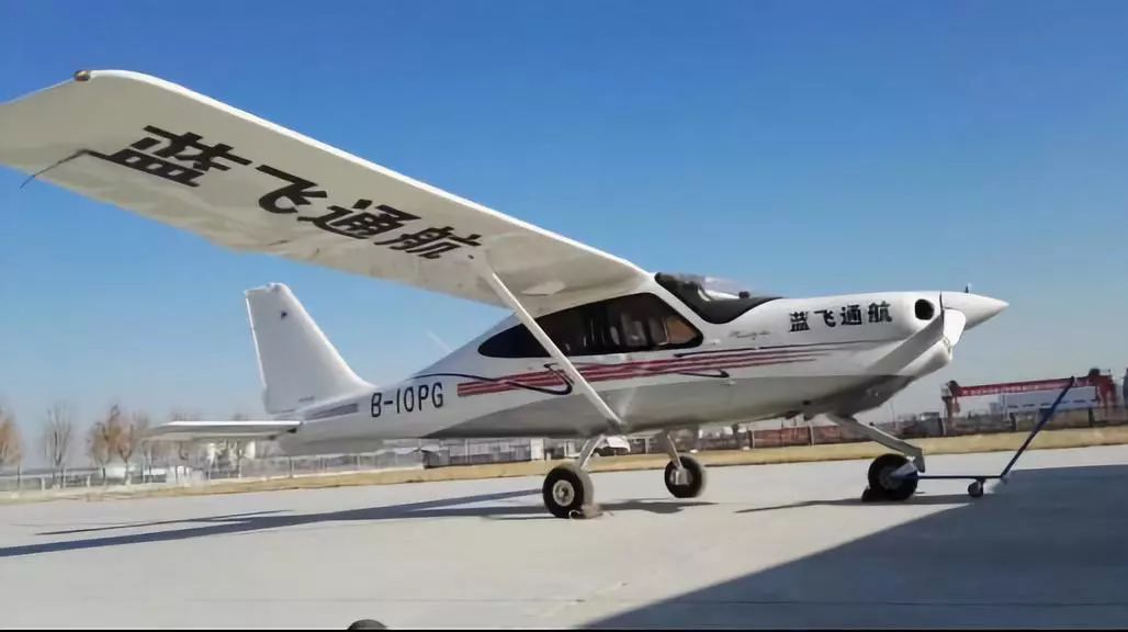 超酷的飞行表演,超酷的无人机表演