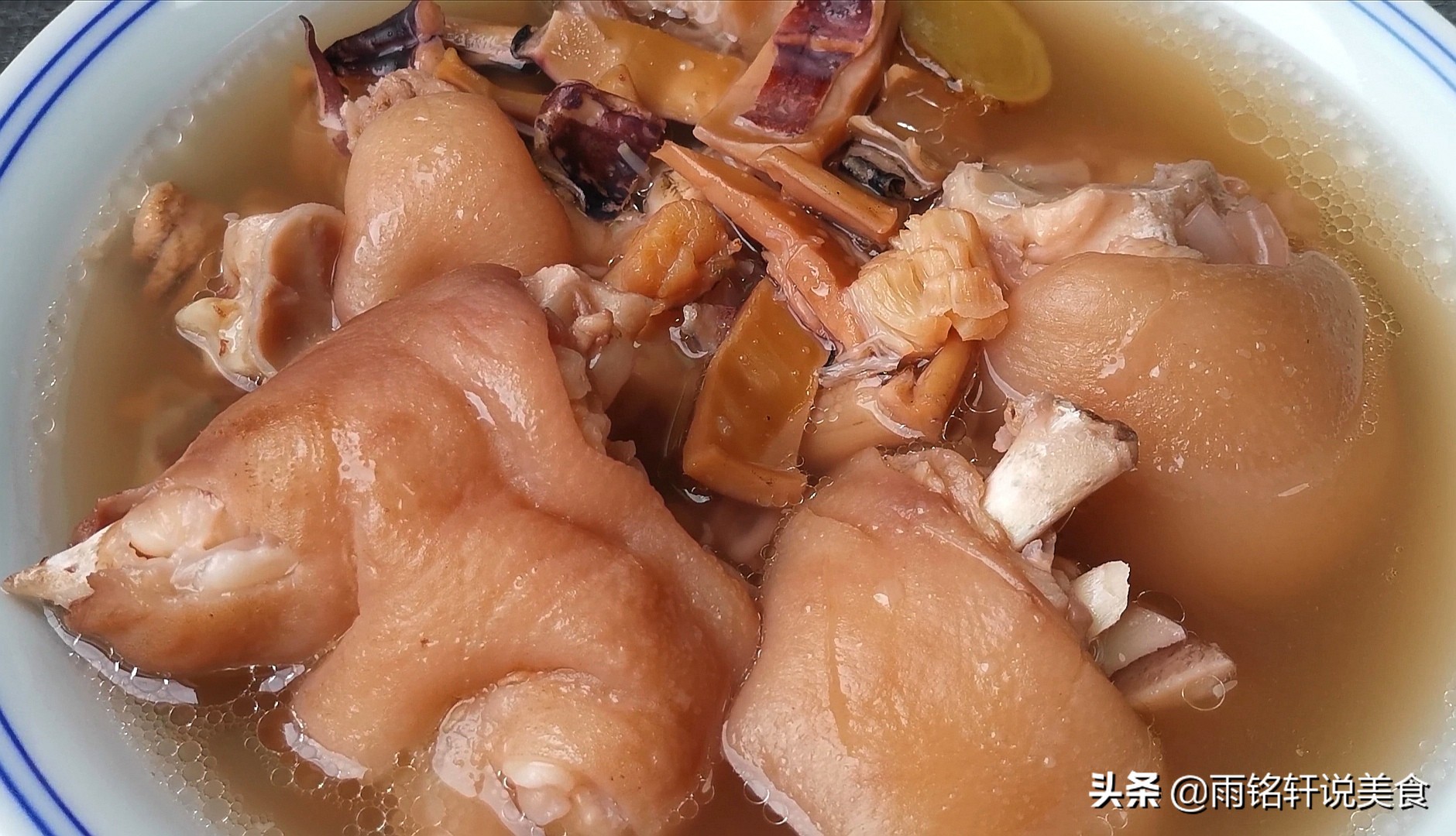 墨鱼干炖猪蹄做法,福建墨鱼干炖猪脚的家常做法