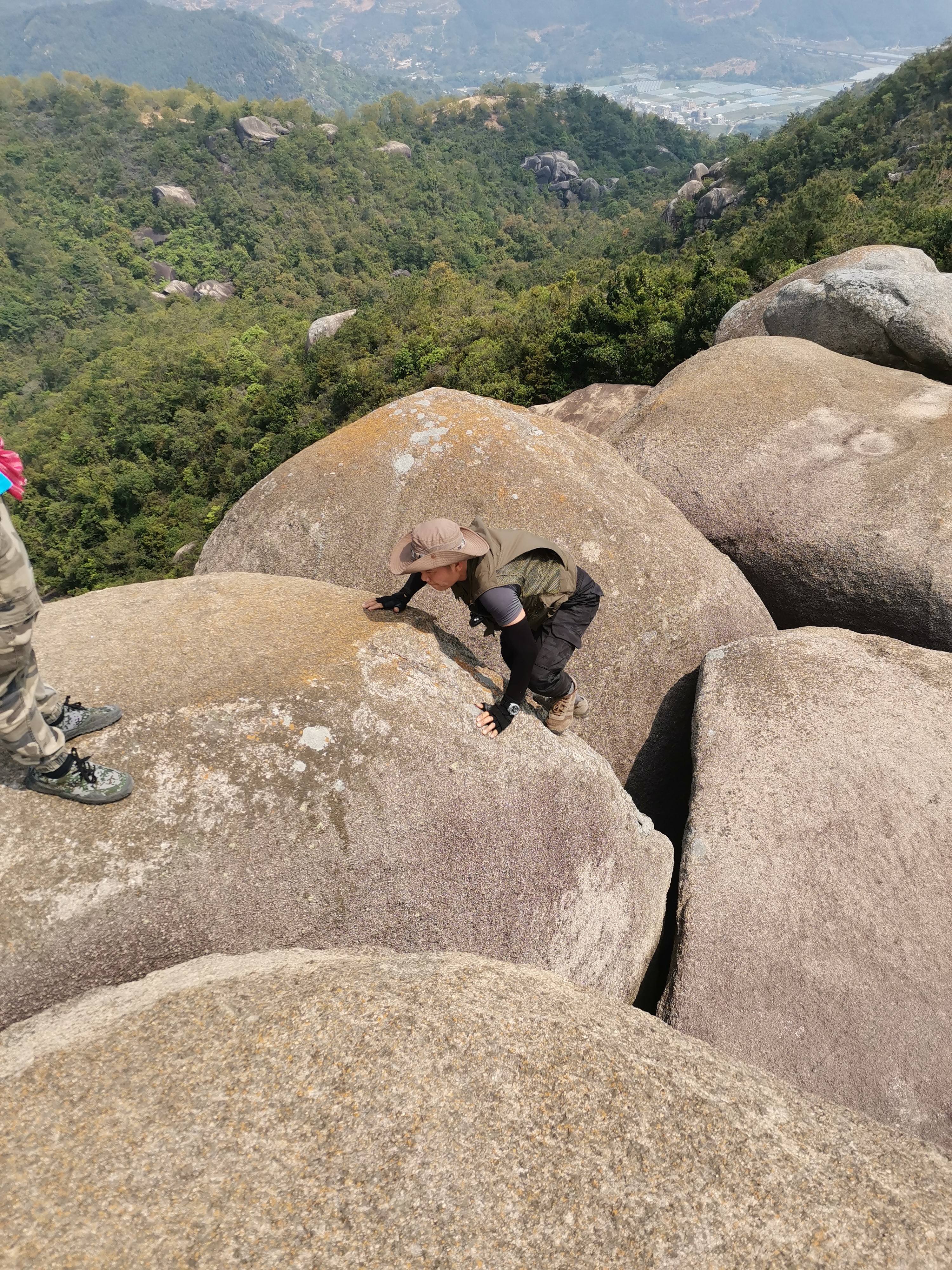 乌山三石连登快乐之旅星期六登山队
