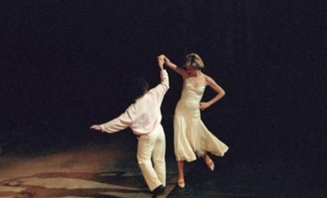 查尔斯提起戴安娜,查尔斯看到戴安娜跳芭蕾发怒