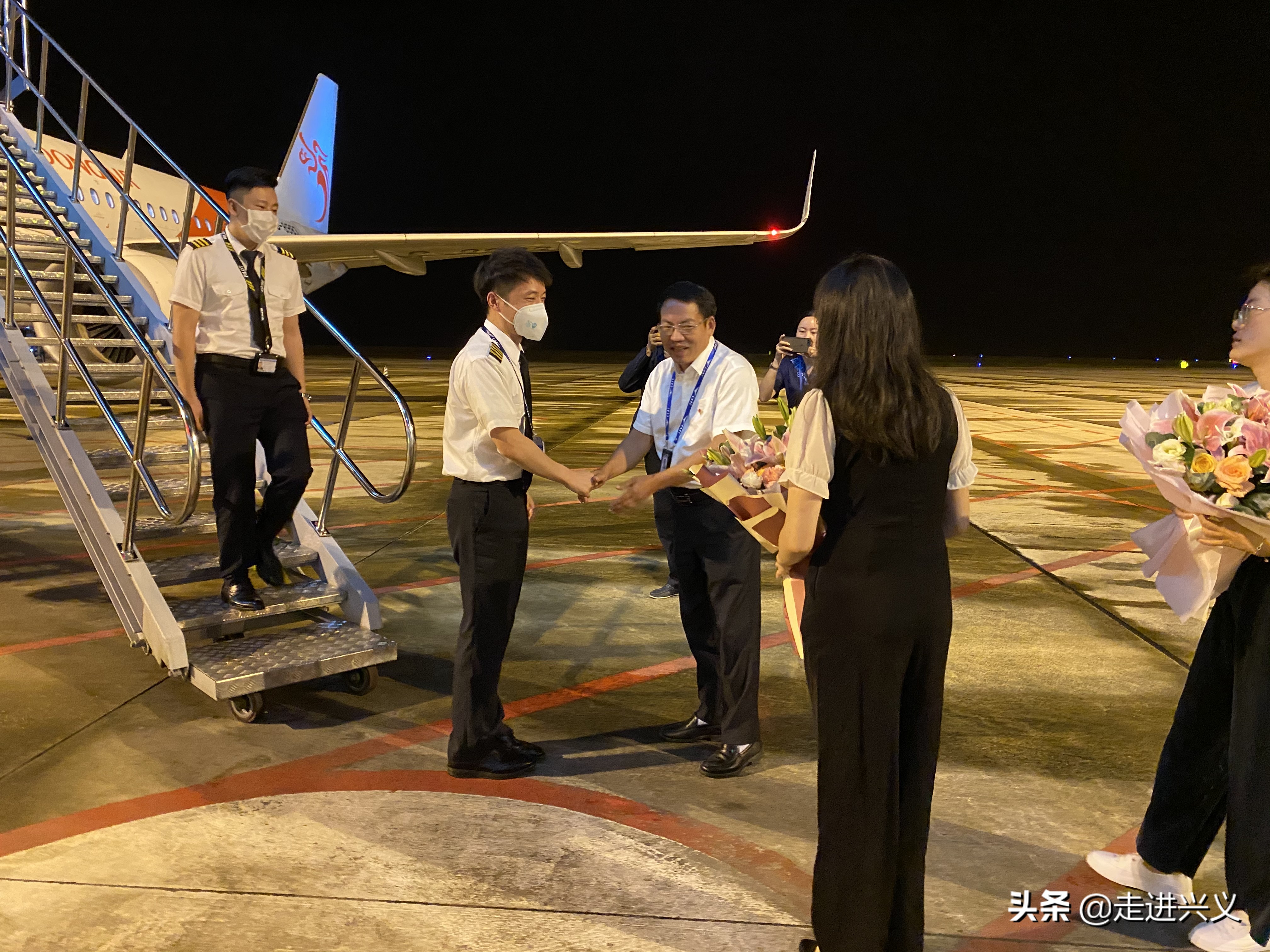 助力暑运加密宁波=兴义航班