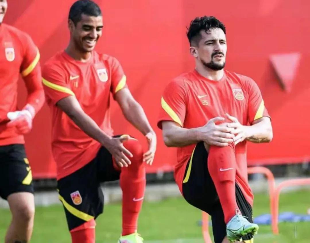 002中国队vs乌兹别克,02国足vs巴西完整国语