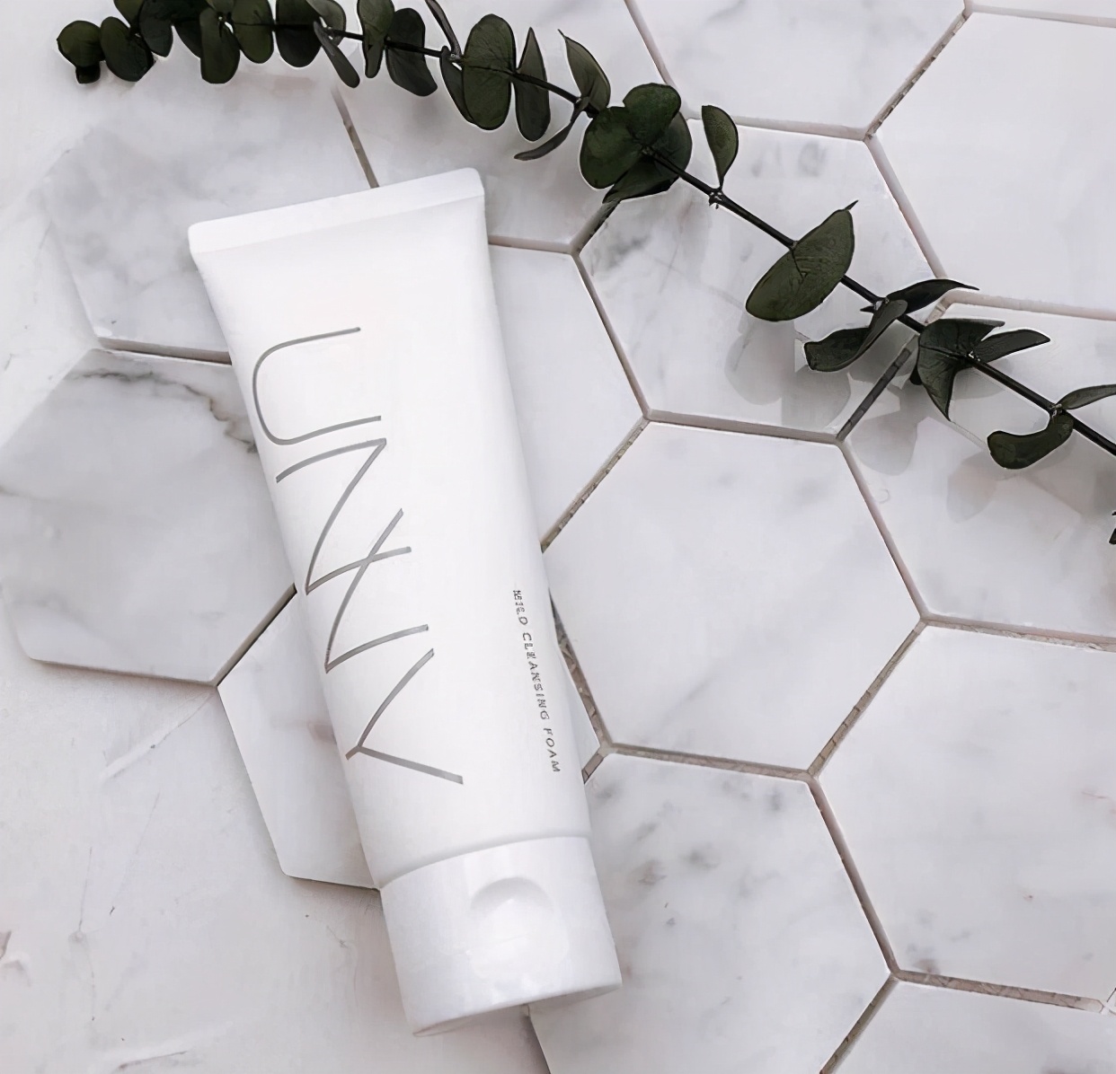 对所有卸妆产品都过敏怎么办,如何判断自己是否对洗面奶过敏