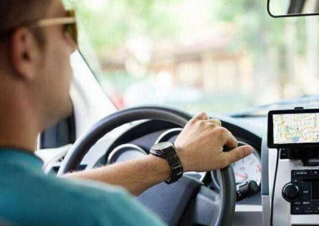 滴滴司机180元流水崩溃,滴滴司机一天流水600能挣多少