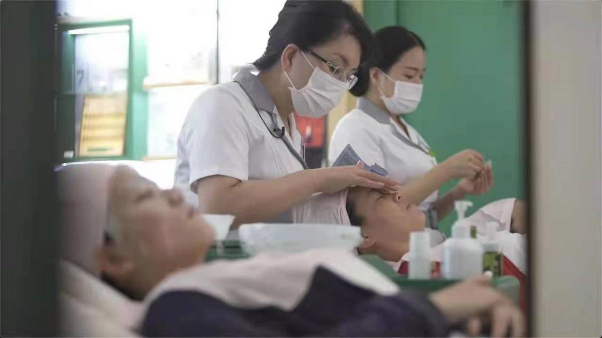 山西大姐，给人洗脸30年，开店4000家，年收入近100亿