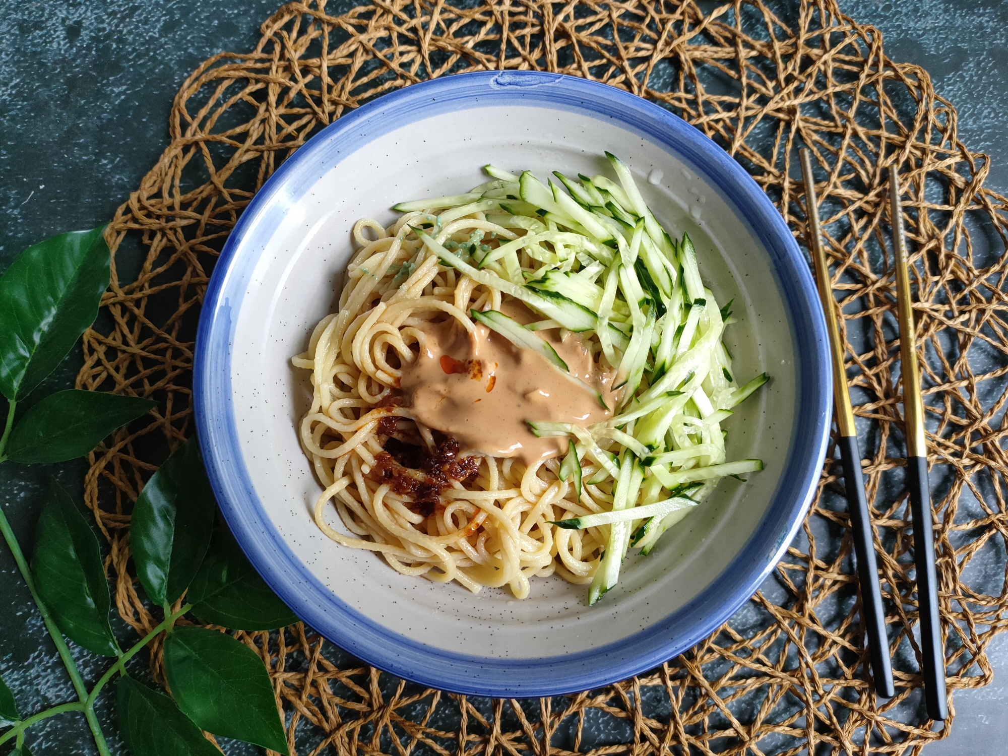 夏天凉面在家怎么做不粘,夏天做凉面的教程