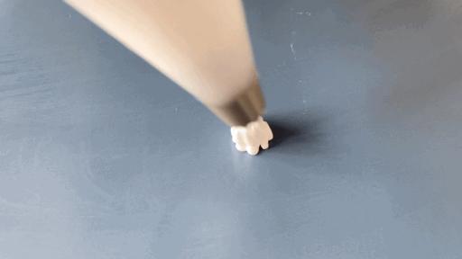 没有裱花袋裱花嘴泡芙奶油怎么挤,奶油裱花嘴怎么自做