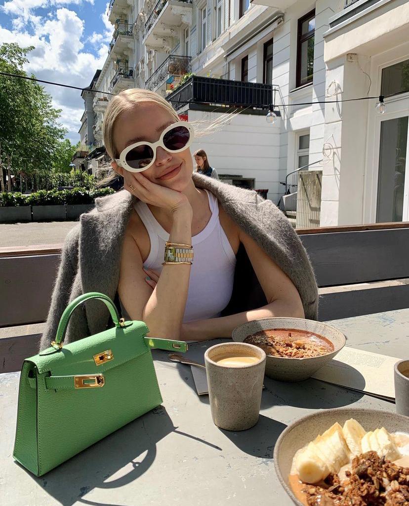 时尚玩转色彩让你轻松穿搭不出错 (100例经典色彩搭配穿搭)