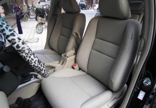 仿皮座椅座套半包好还是全包好,奥迪q5l座椅仿皮和真皮有什么区别