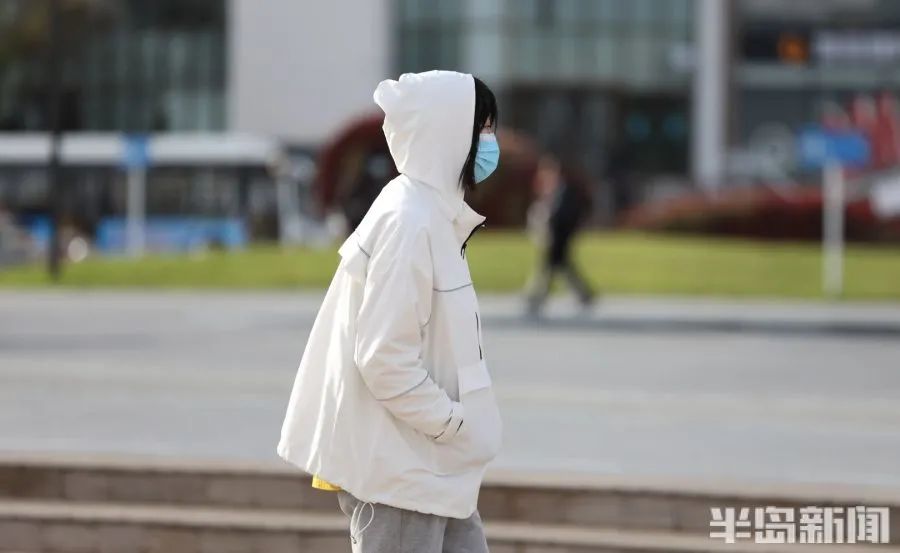 奥特曼拯救人类被怪兽打了,拯救地球奥特曼