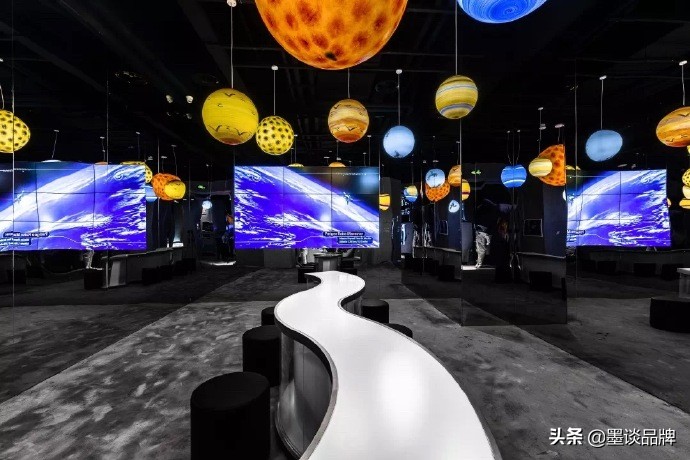 「墨谈品牌周四晚报」让第二天醒来的人早一点看到