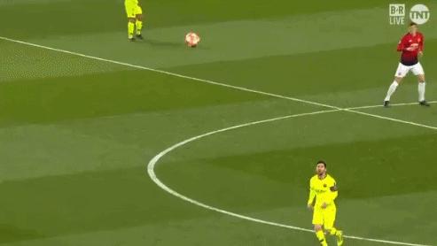 梅西踢出10分球,梅西踢出了诡异的弧线球