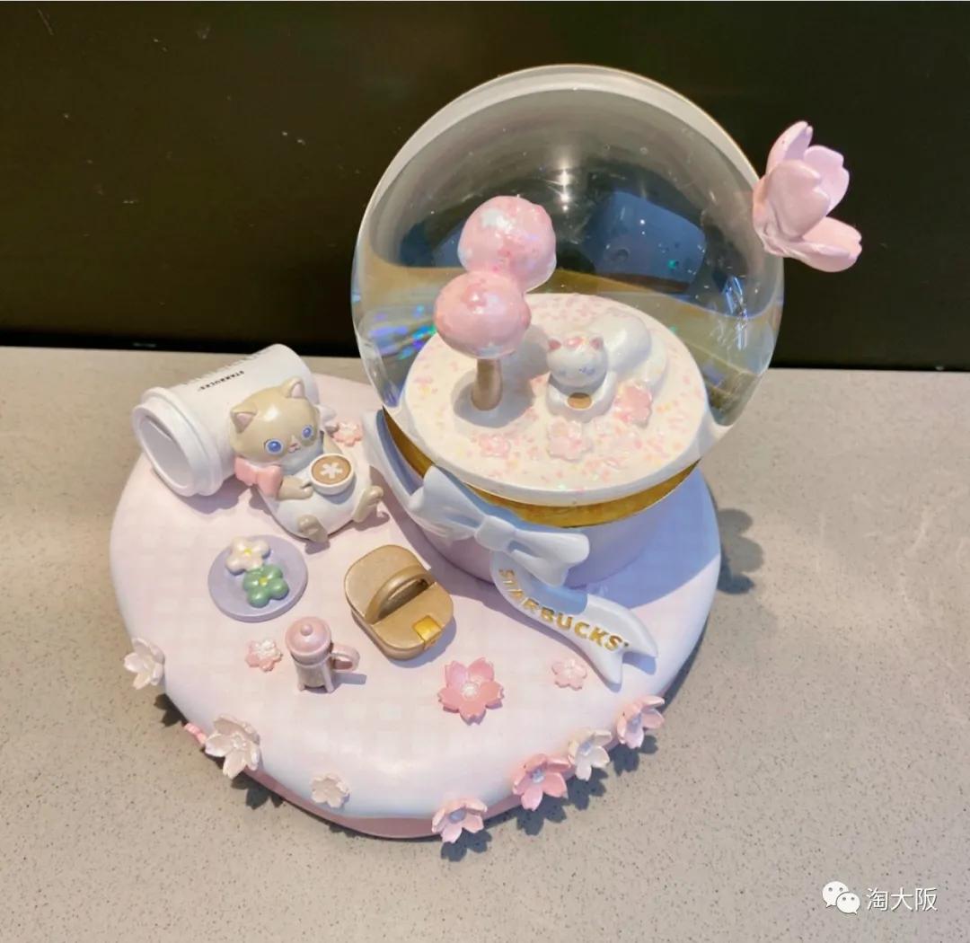 中日樱花限定大PK！猫咪杯、毛绒手袋，中国星爸爸又一次逆袭？