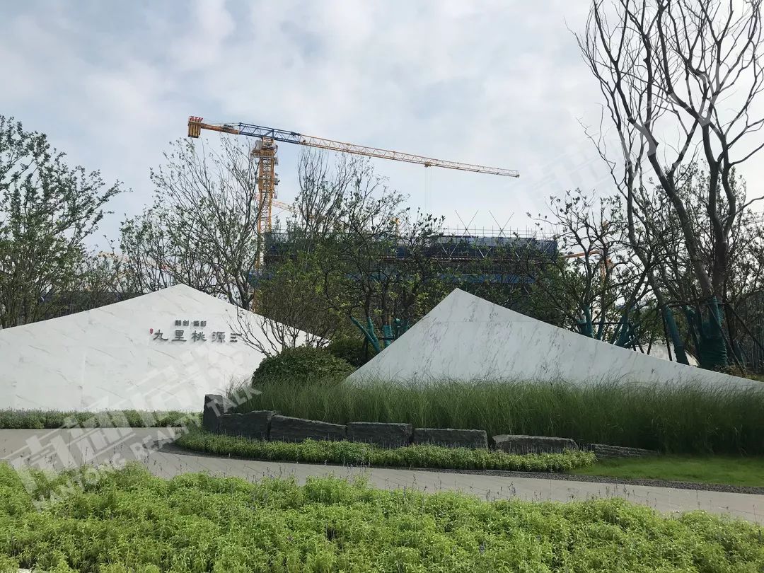 毛坯均价仅1w起的楼盘,高端楼盘与刚需楼盘对比