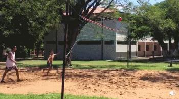 小罗拿下监狱足球赛,小罗足球顶级过人集锦