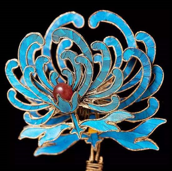 一顶凤冠需要多少翠鸟,一顶凤冠述说一段历史