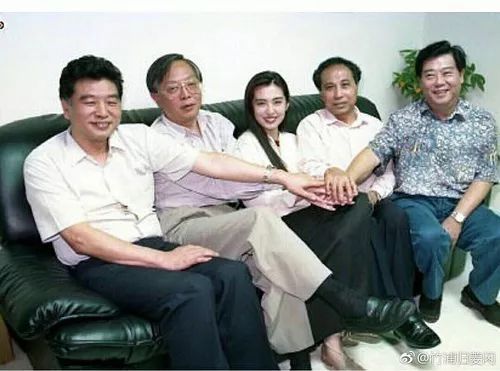 一张照片变身港风女神王祖贤,王祖贤依旧美艳动人