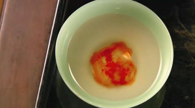 甄嬛传哪一集滴血认亲发现有白矾,甄嬛传滴血验亲白矾片段