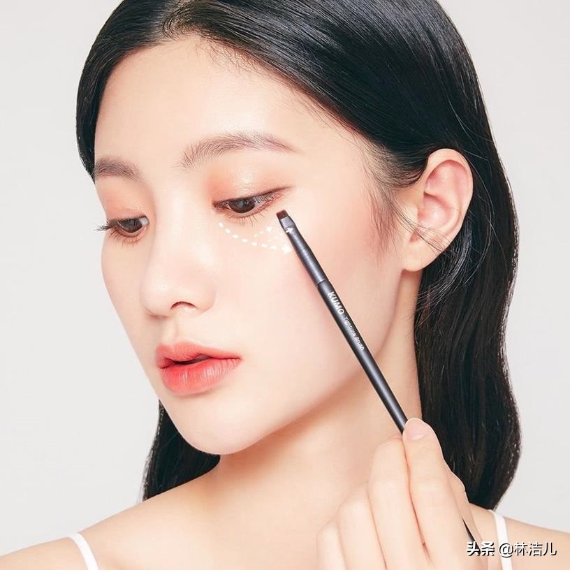 关晓彤的极线眼妆,关晓彤清冷感眼妆教程