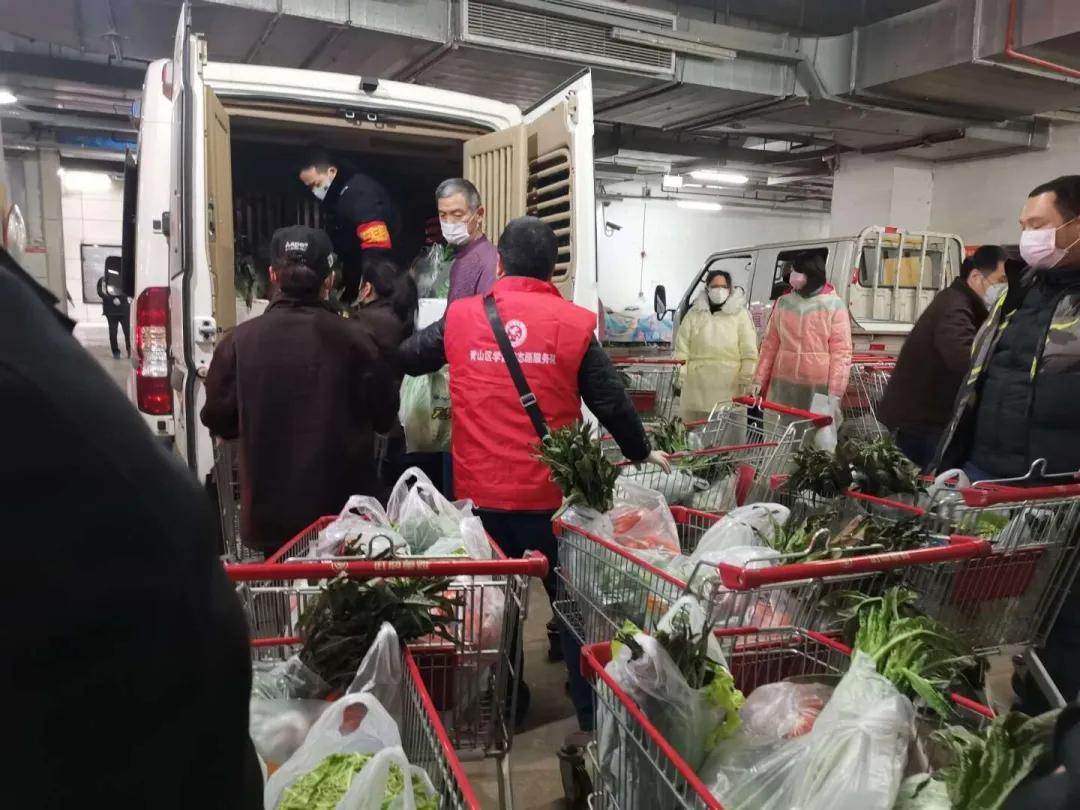 现在,武汉的商超都在这样卖菜