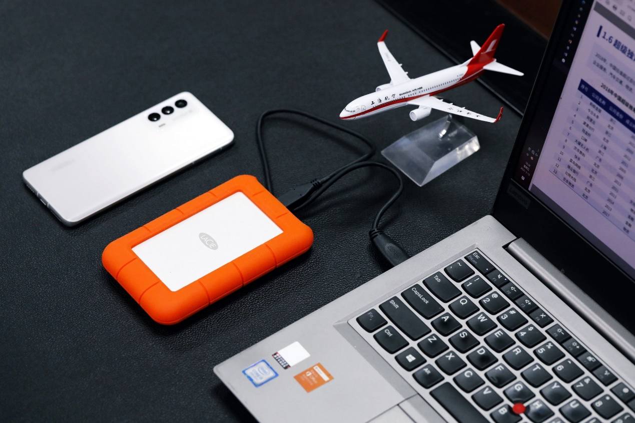 lacie三防移动硬盘,户外摄影最好用什么相机