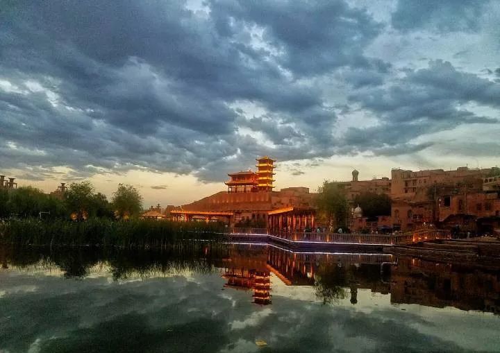 三山夹两盆指哪些山脉和盆地,三山夹两盆是哪几个山脉