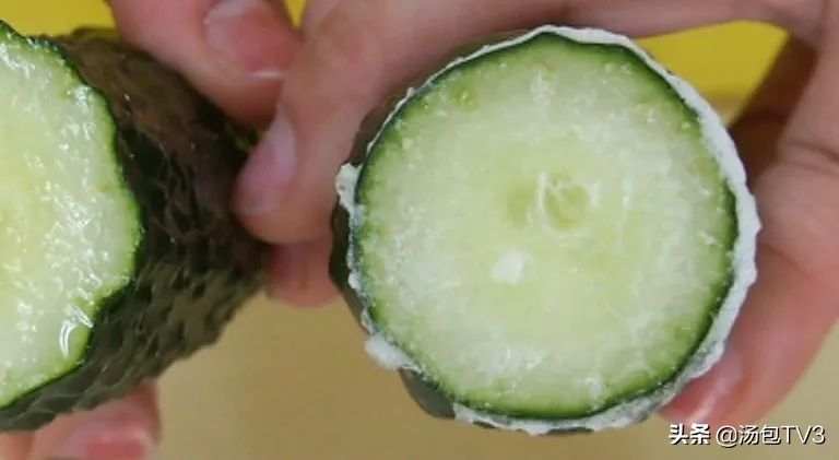 给黄瓜“挤奶”后有甜味？真相来了