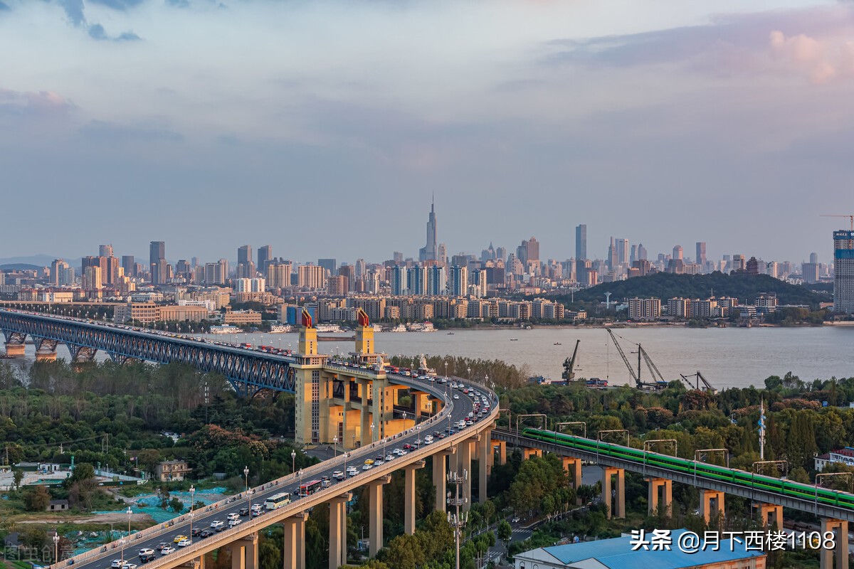 在南京工作一年收入5万低吗,普通人在南京打工想月入过万