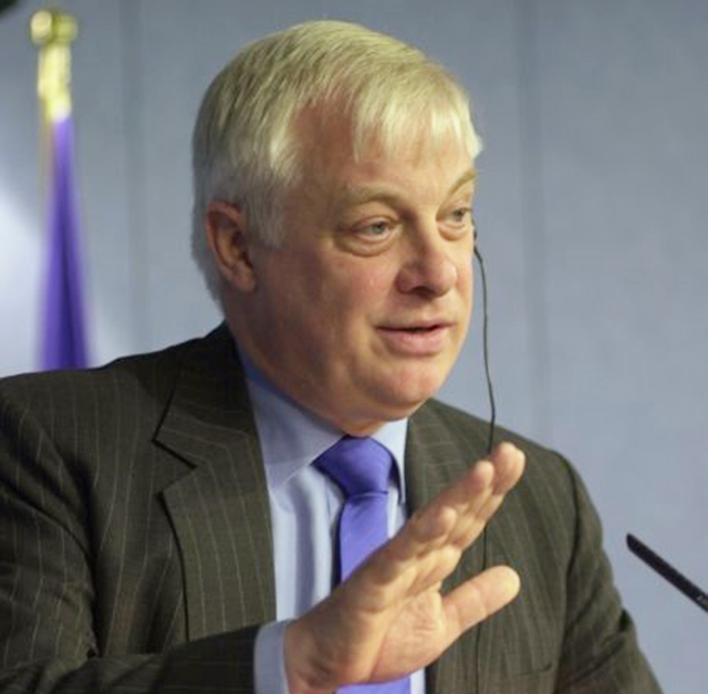 1997年香港回归场景如何，彭定康无法言喻，港督女儿哭到难以自已