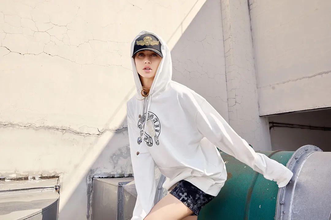 牛年扭蛋机、5折买明星同款、年味美食买一赠一，新春焕新颜