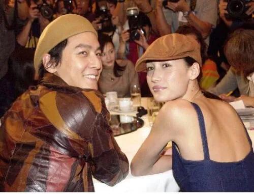 娱乐圈cp甜蜜细节,盘点周五夜放克甜蜜的cp