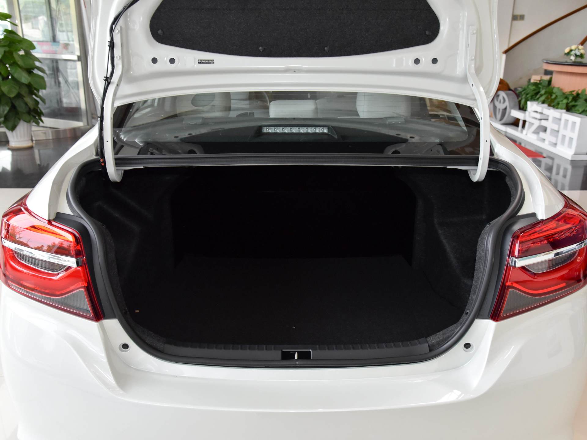 19款丰田威驰怎么样值不值得买,油耗低性价比高的日系车