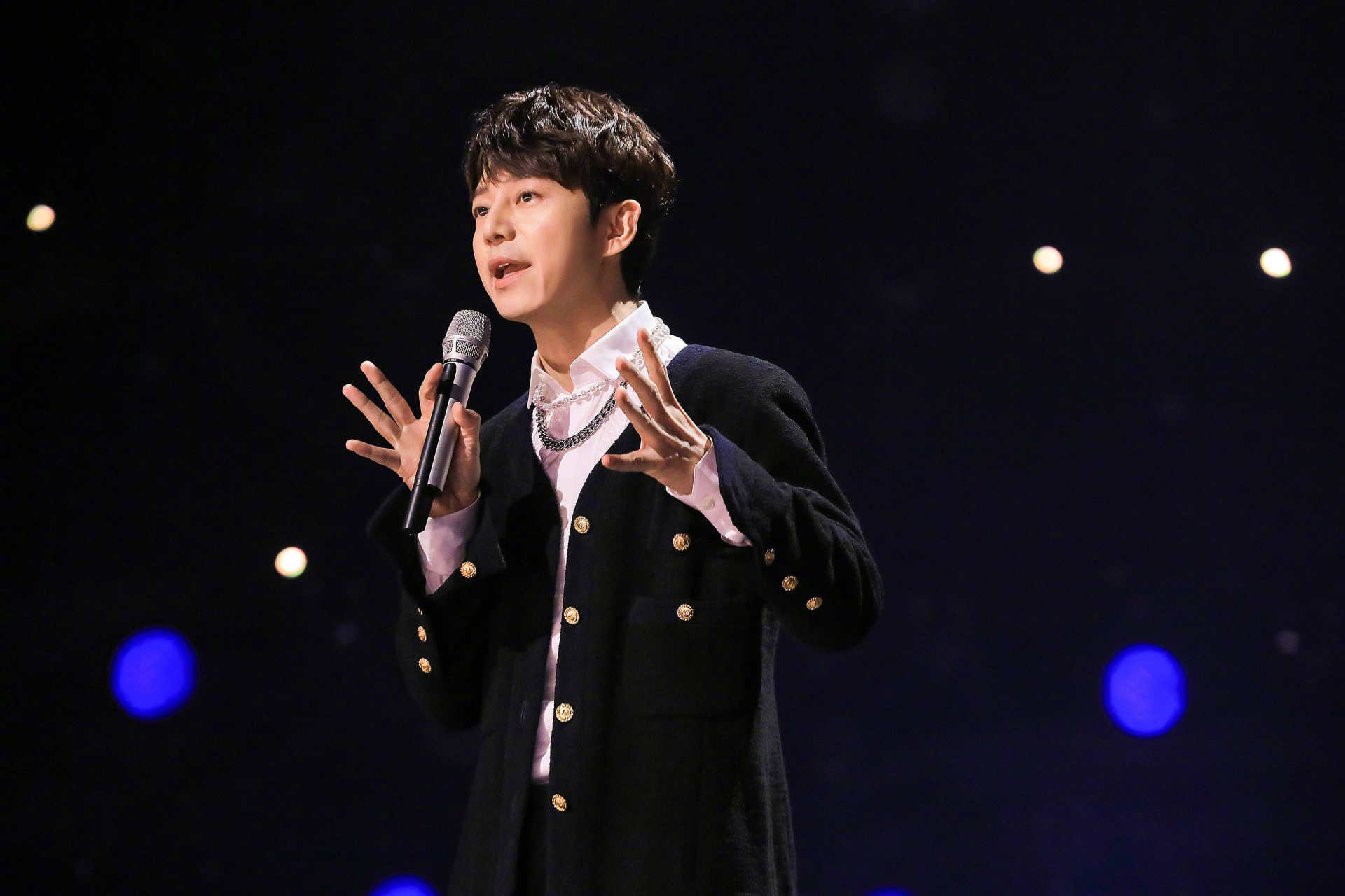 起底的商业版图,何炅餐饮店