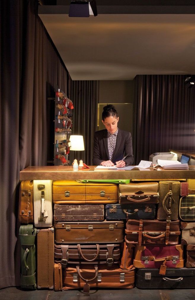 宾馆前厅部经理的岗位职责,酒店前厅部服务员岗位职责