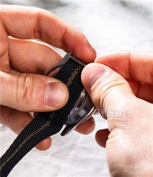 小米手环换表带教程,小米手表x5换表带图解