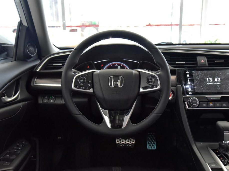 追风少年看这里！小哥告诉你如何选购新款思域