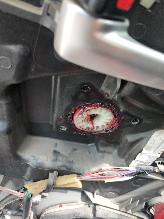 马自达cx4遥控器可以开锁不能上锁,05款马自达6自动落锁功能如何开启