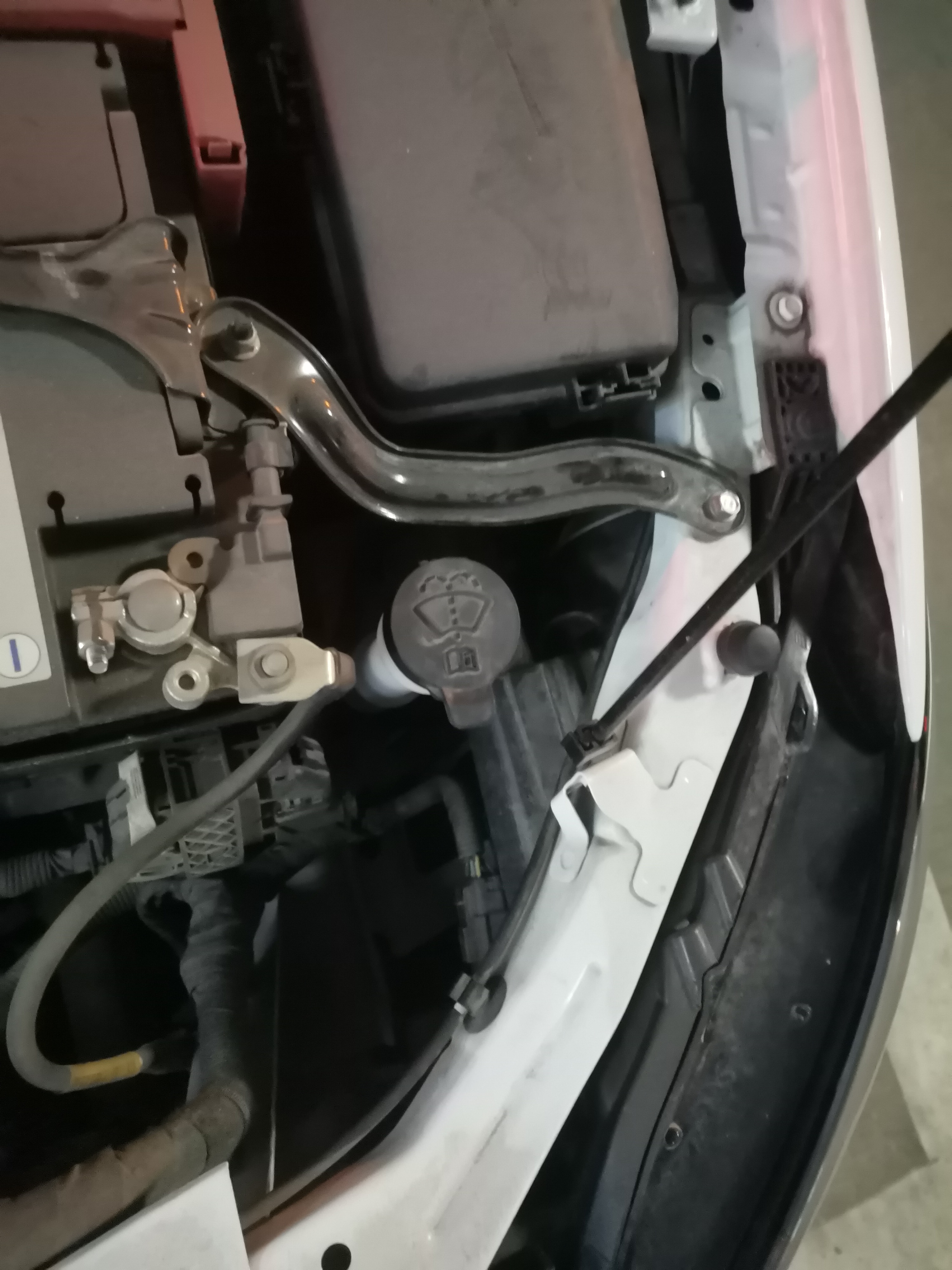 自己动手迈锐宝换氙气灯,英朗换氙气灯教程