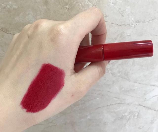 为什么说阿玛尼这个牌子好,为什么觉得阿玛尼唇釉没那么好用