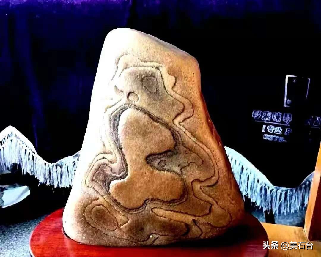 出价一亿不卖的奇石,一块黄蜡石卖15万元