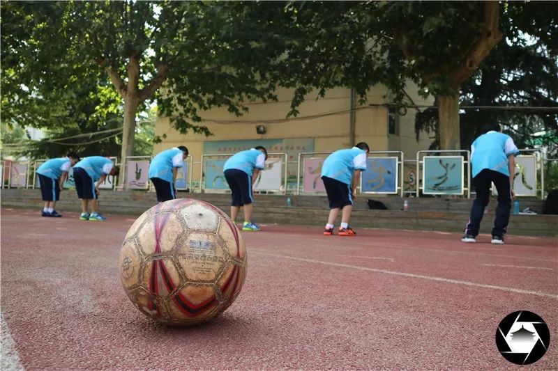 西安孩子踢足球的地方,西安哪里可以小朋友免费踢足球