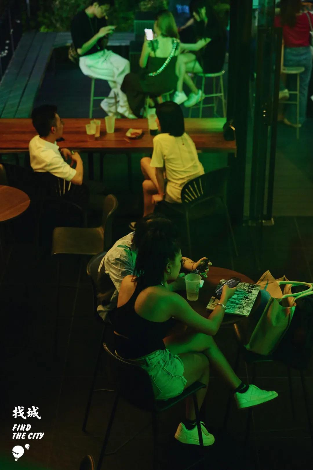 在这家打酒站，我喝到了最放松的一杯精酿