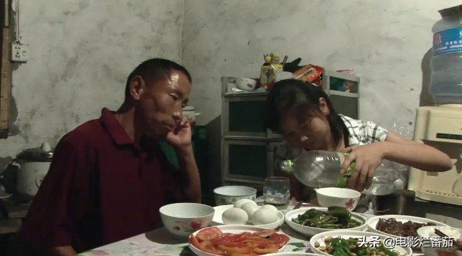 这部被低估的纪录片残忍揭秘,这部高分电影讲了什么