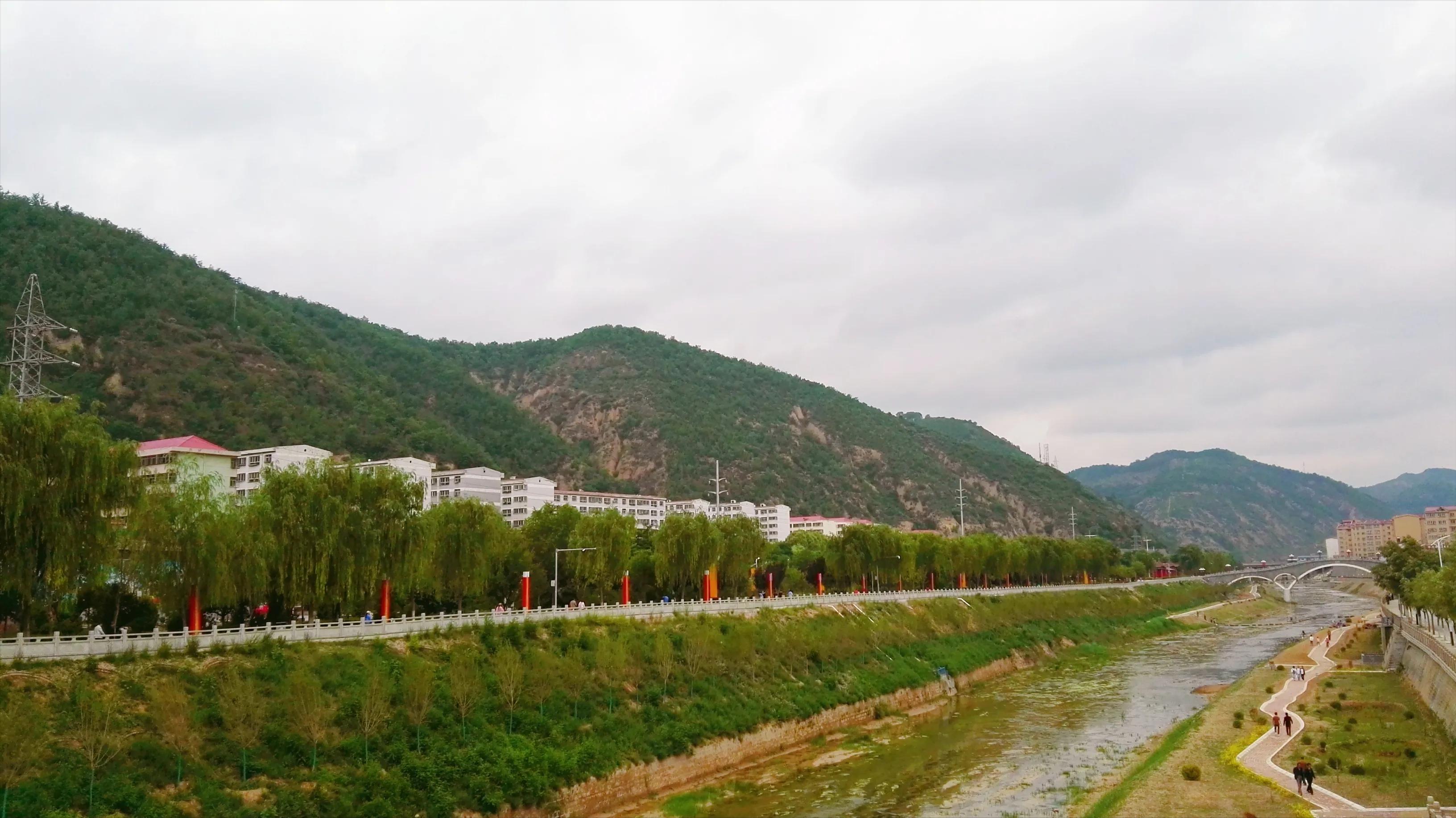 走进延安—登顶圣地宝塔山，感受安塞腰鼓山，游览佛道合一云台山