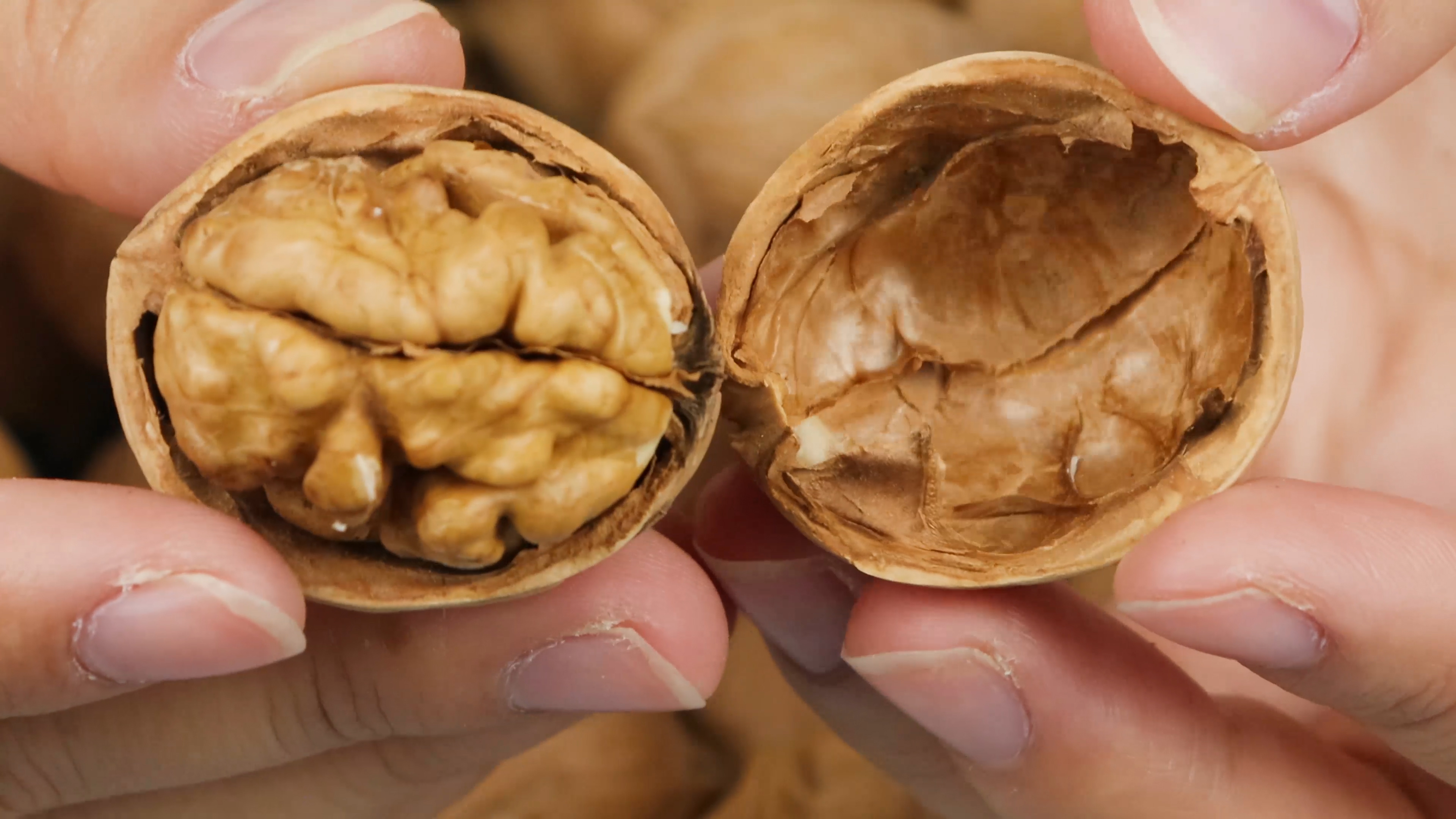 鸡心核桃大个与小个哪个好,买核桃大的好小的好