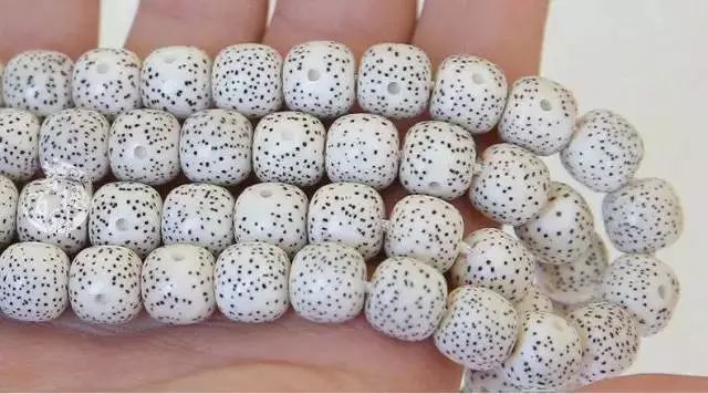 星月奶油黄是怎么回事,星月有包浆后盘玩时是什么感觉