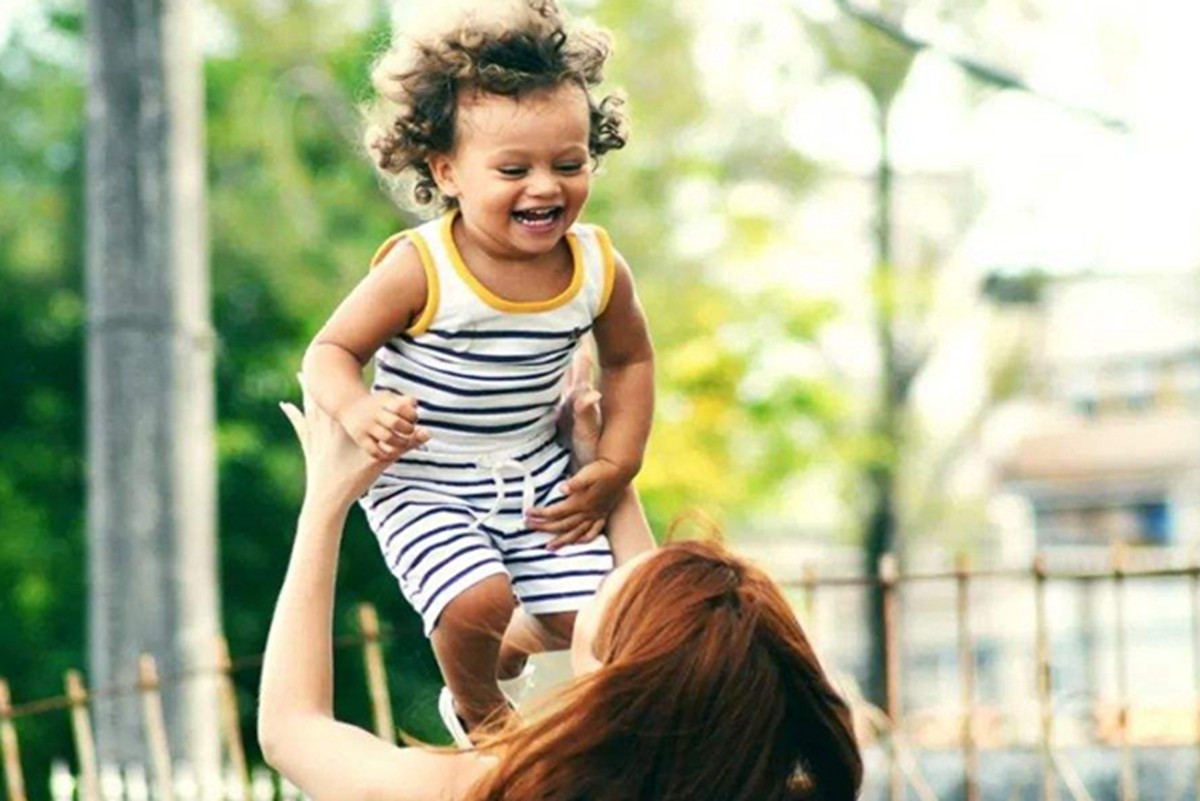 宝宝喜欢玩的“举高高”危害有三不容小觑，你别被蒙在鼓里不知道