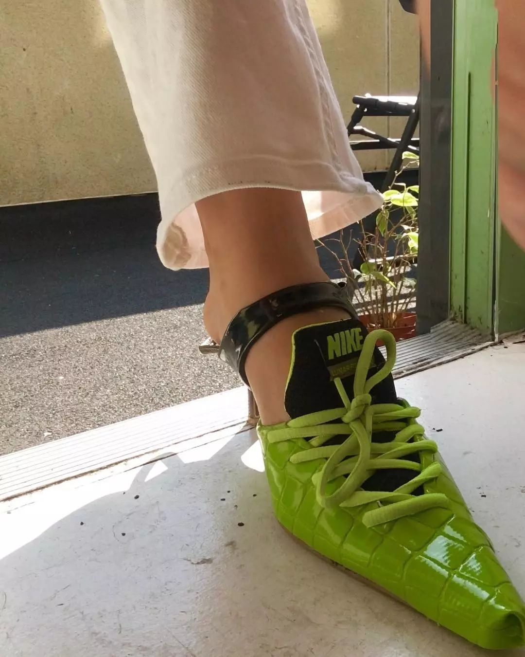 侃爷跟耐克合作鞋款,侃爷nike老爹鞋