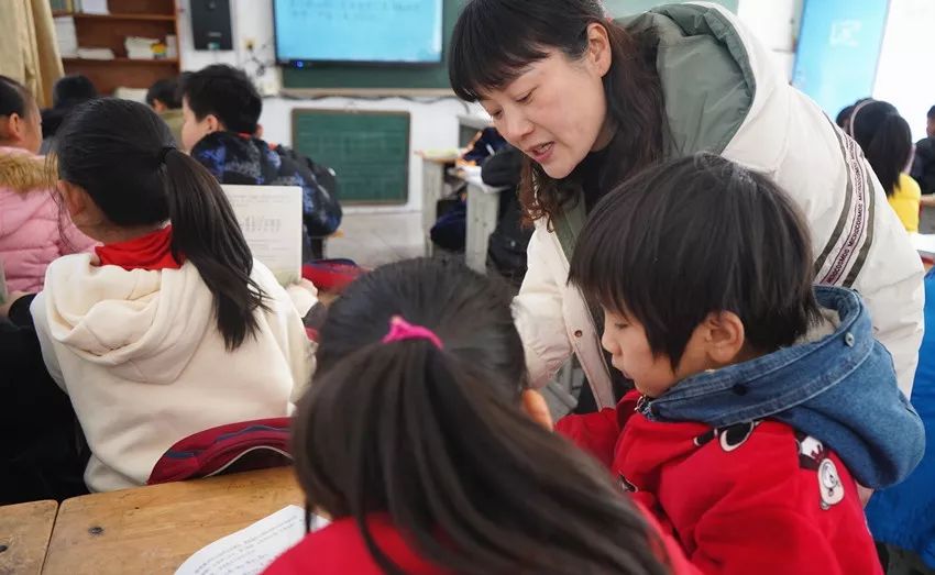 溧阳市人大代表卢琴：当好乡村教育的“代言人”