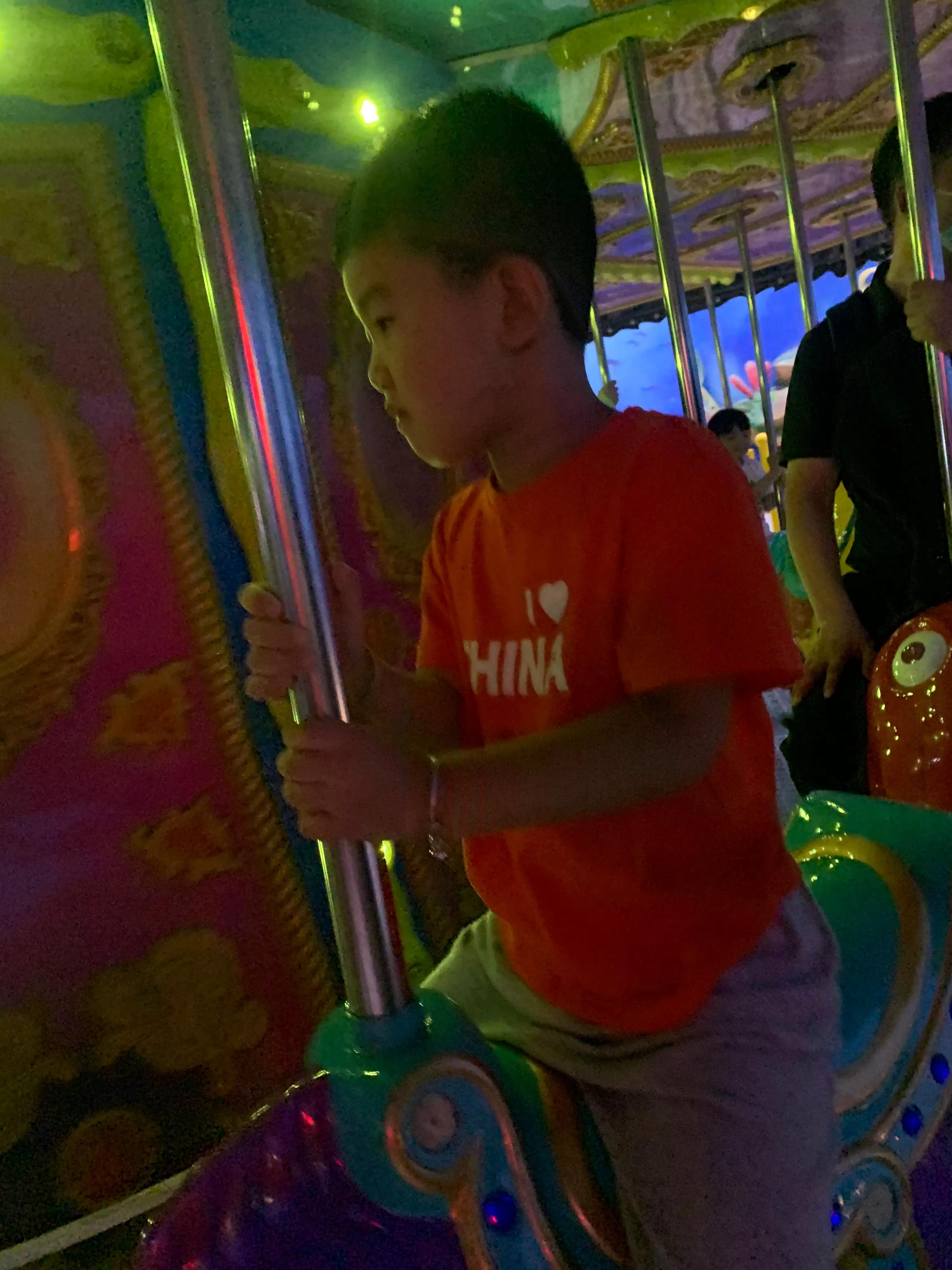 杭州烂苹果乐园项目亲身体验,杭州烂苹果乐园人多吗